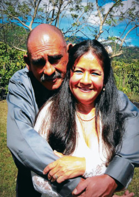 Wilfredo y Nelly Carías celebraron sus bodas de rubí