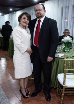 Unen sus vidas por amor