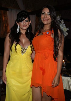 Consagran su amor ante las leyes divinas
