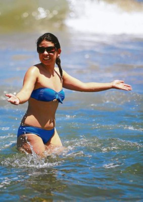 Chapuzones en el mar en el norte de Honduras