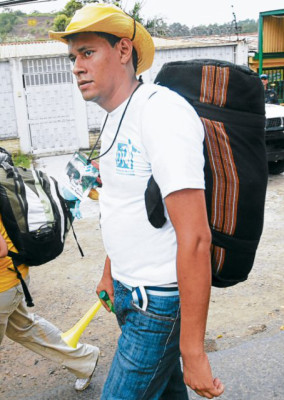 Miles de jóvenes hondureños católicos piden un alto a la violencia y desarme general