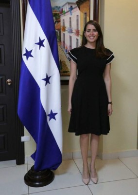 Juramentan a María Andrea Matamoros como nueva ministra asesora de Estrategia y Comunicaciones