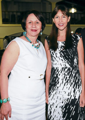 Entregan premio Martin Luther King a rectora de la UNAH