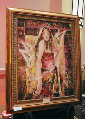 Exquisito toque artístico en gala de lanzamiento