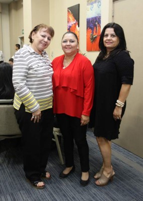 Importante alianza empresarial para promover el turismo en Roatán