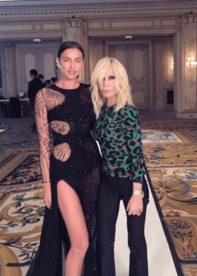 Irina Shayk es la mimada de Versace