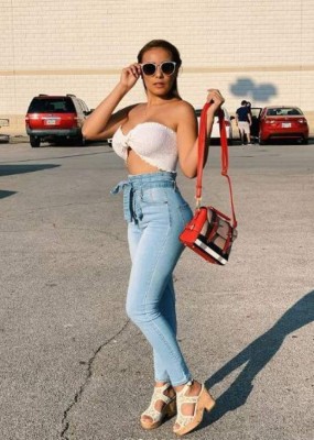 FOTOS: El sensual estilo de Elsa Oseguera, periodista hondureña que triunfa en YouTube