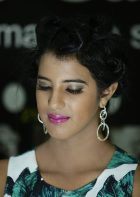 Dosis de color para unos labios sensuales y ojos de impacto