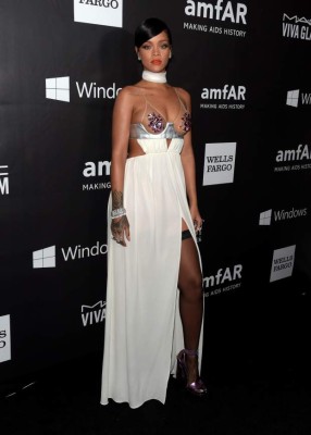 Rihanna y Miley Cyrus, un duelo de escotes