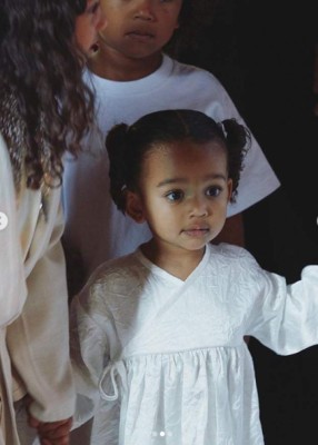 FOTOS: El bautismo de Kim Kardashian y sus cuatro hijos en Armenia