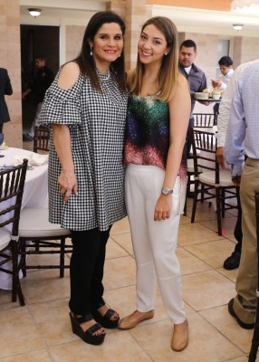 Desayuno para periodistas en casa del embajador estadounidense James Nealon