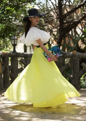 Estampados florales iluminan verano