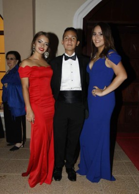 Aquí los mejores vestidos en la Prom 2017 de la International School