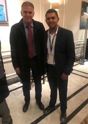 Entrenador hondureño Amado Guevara se roza con Löw, Deschamps y otros grandes técnicos