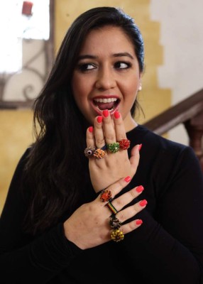 Piezas creativas tejidas con mostacilla