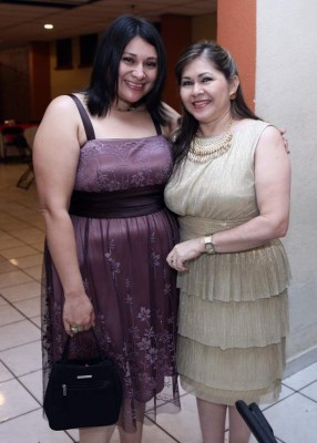 Celebración juvenil en honor a la quinceañera Andrea López