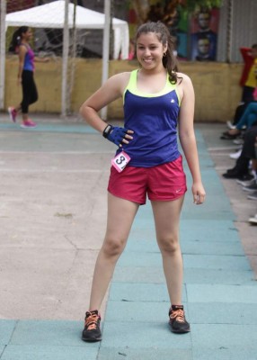 Reinado escolar en la Lincoln School fue un total derroche de elegancia y talento