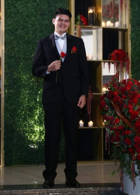 Los elegantes caballeros en la Prom 2017 de la Macris School