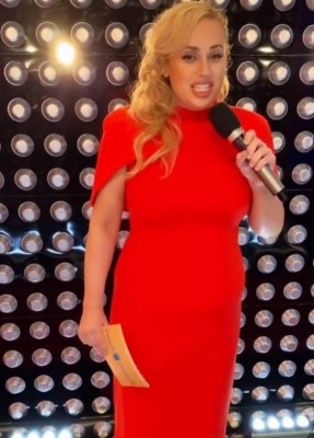 Rebel Wilson presume su transformación con 66 libras menos ¡Mira cómo luce!