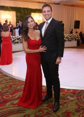 En el altar de la iglesia San Francisco sellaron su amor los esposos palma romero