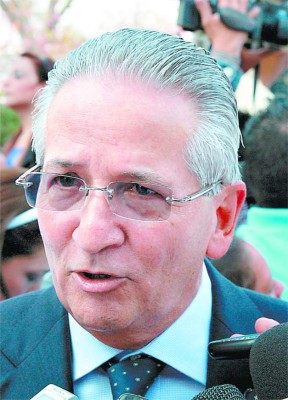 Expresidentes nacionalistas apoyan reelección