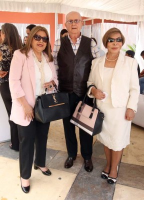 Marco Aldany abre las puertas de su nuevo local en Récord Plaza