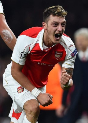 Arsenal sigue con vida en la Champions tras superar al Bayern