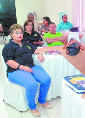 Rechazan tres directores para IHSS