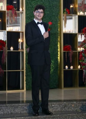 Los elegantes caballeros en la Prom 2017 de la Macris School