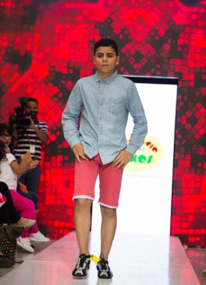 Ternura a flor de piel en la semana de la moda infantil en Tegucigalpa