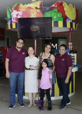 una dulce mañana para celebrar la apertura de candy pop