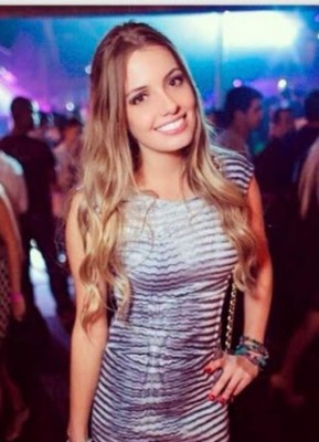 Hermosa modelo sin una pierna arrasa en las redes sociales