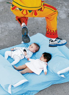 Bebés de Murcia a merced de El Colacho y El Atabalero