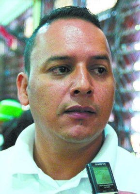 Alumnos aprenden a reciclar papel