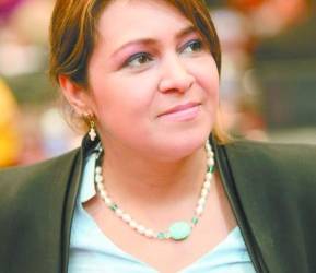 Una prueba de estas dificultades es la negativa del partido de dotarle de los formatos necesarios para conseguir las firmas que le servirán para inscribirse.