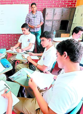 Taular beca a todos sus alumnos