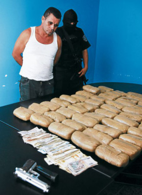 Cae con 57 paquetes de marihuana en Santa Cruz de Yojoa