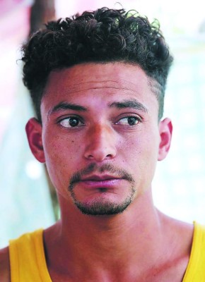 Monigotes gigantes para recibir el 2019 en Ojojona