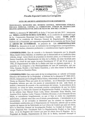 Irregular extensión de títulos en islas de la bahía