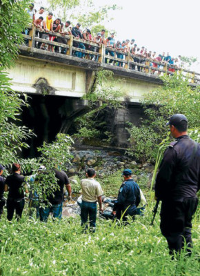 Suspenden unidad antisecuestros en La Ceiba por vinculación con crimen de cuatro jóvenes