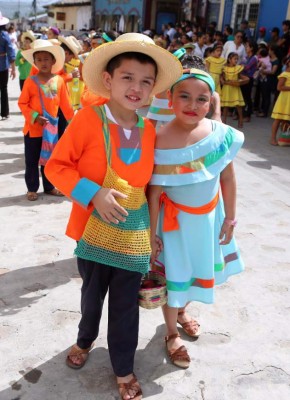 Día del Indio Lempira: Fiesta y color en lucido desfile hondureño