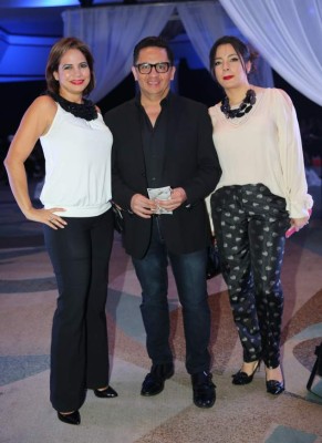 Selectos invitados disfrutaron de glamurosa pasarela