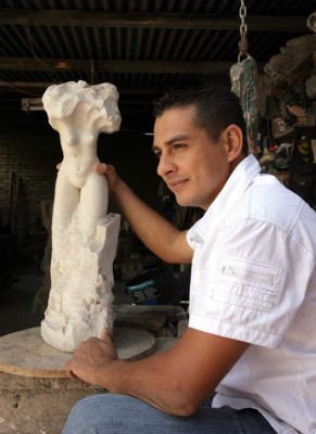 Darío Rivera y su promesa de mármol a Obed Valladares