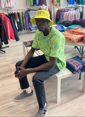 La historia de superación de Khaby Lame, tiktoker que soluciona problemas obvios