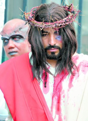 Jesús y Satanás, en la piel de dos hermanos hondureños