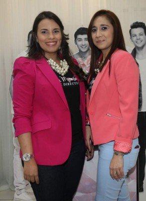 Aromático convivio en lanzamiento de fragancia