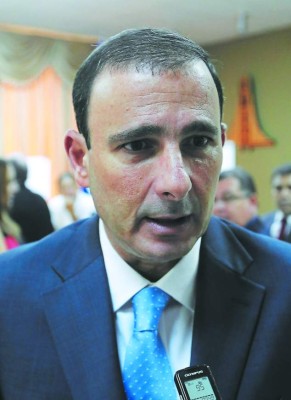 alfrente1n-2 Lia volorum simporerae. Hendam, consequi