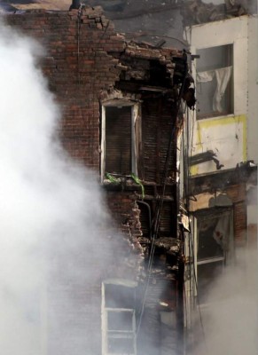 Dos muertos y 18 heridos en derrumbe de un edificio en Nueva York