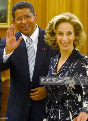 'Sufrió una crisis en su salud, provocada por un injusto ataque político'', dice la esposa del expresidente Francisco Flores&nbsp;&nbsp;