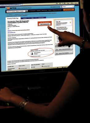 Misterio envuelve a fundación dueña de automóvil decomisado a esposa de exministro